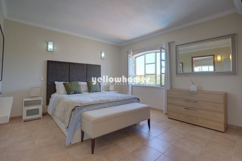 Bela casa de campo numa zona residencial perto de Vilamoura